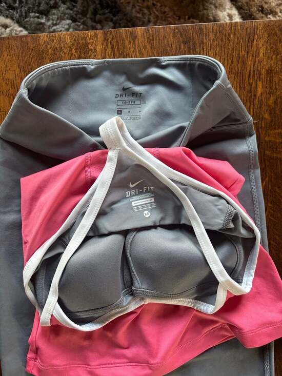 Nike Dri-Fit Women's Workout Set - Picture 3 of 5